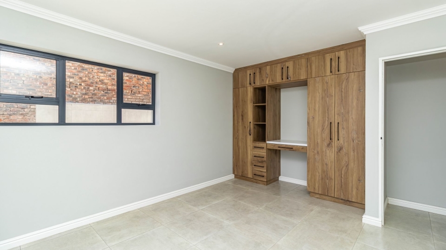 3 Bedroom Property for Sale in Fraaiuitsig Western Cape